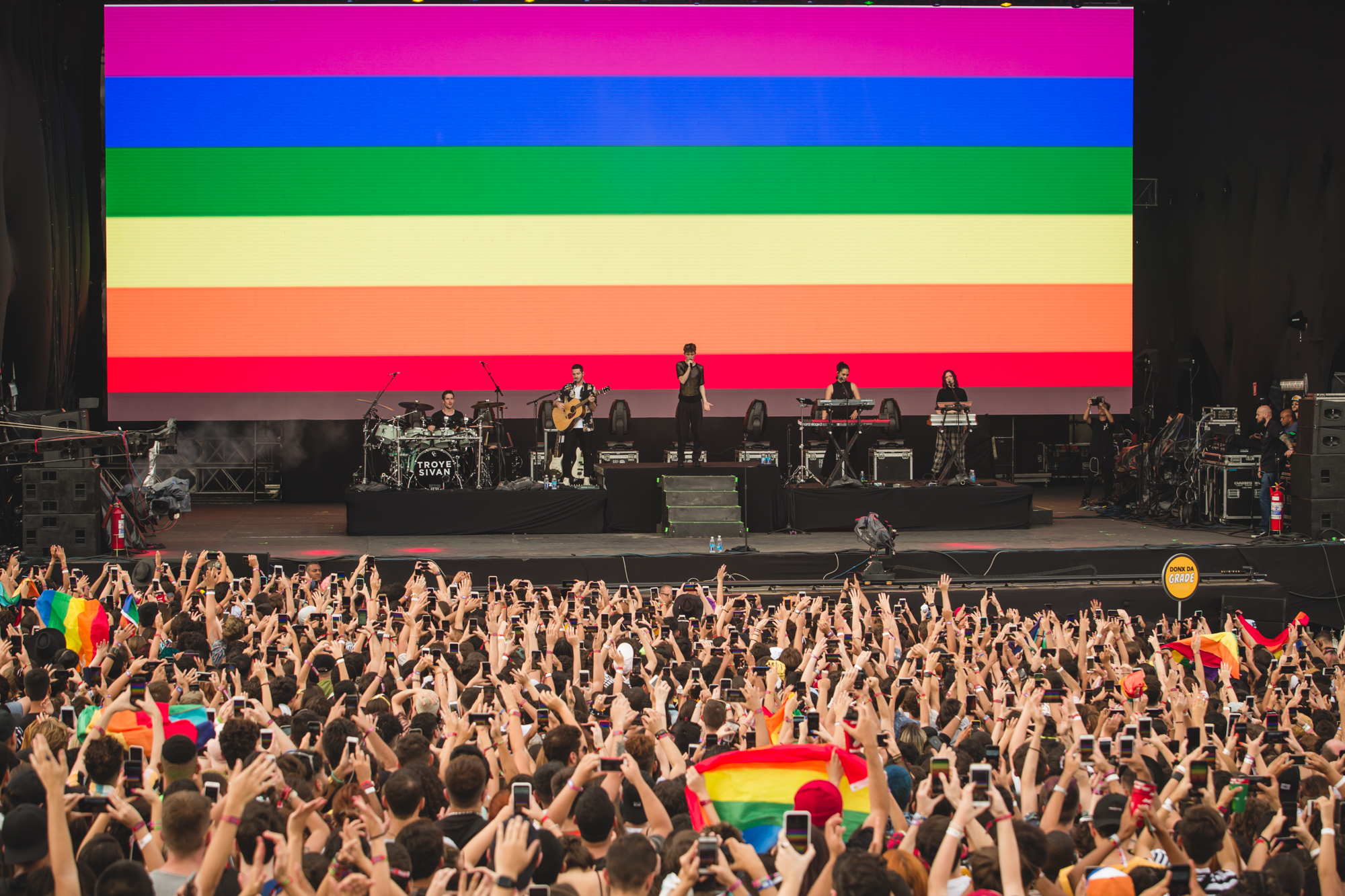 Troye-sivan-lgbt-lollapalooza-2019 Troye-sivan-lgbt-lollapalooza-2019