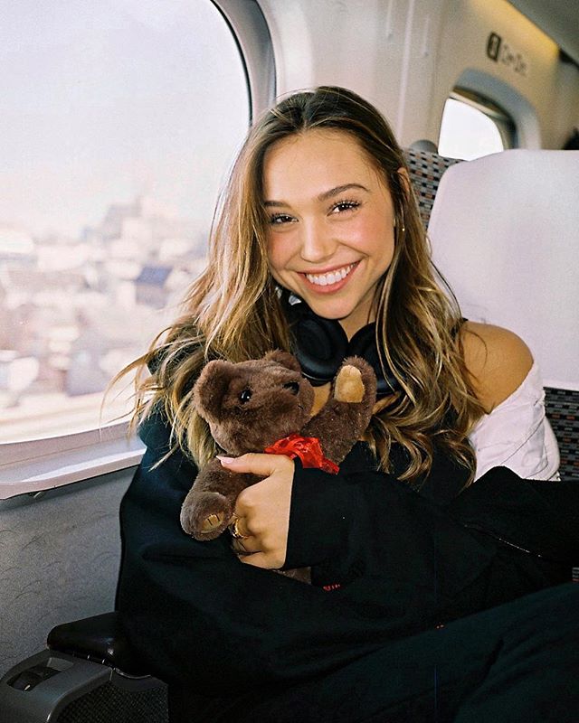alexis-ren