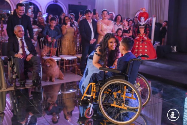 festa-15-anos-alice-maravilhas-11