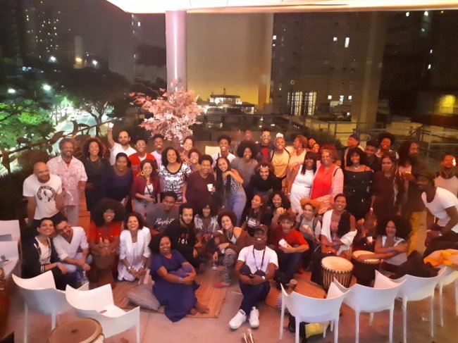 Negros não devem ser rotulados apenas à escravidão