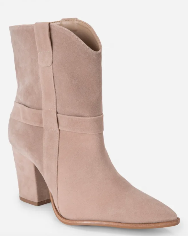 Bota Amaro (R$ 289,90*). Bota Amaro (R$ 289,90*).