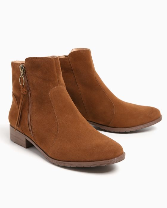 Bota Riachuelo (R$ 129,90*). Bota Riachuelo (R$ 129,90*).
