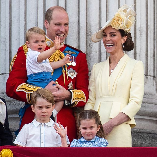 principe-louis-kate-middleton--william-george-princesa-charlotte-trooping-the-colour