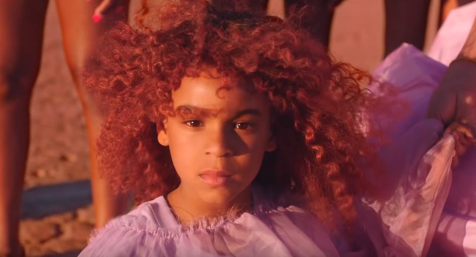 blue-ivy-beyonce-clipe-spirit-ruiva