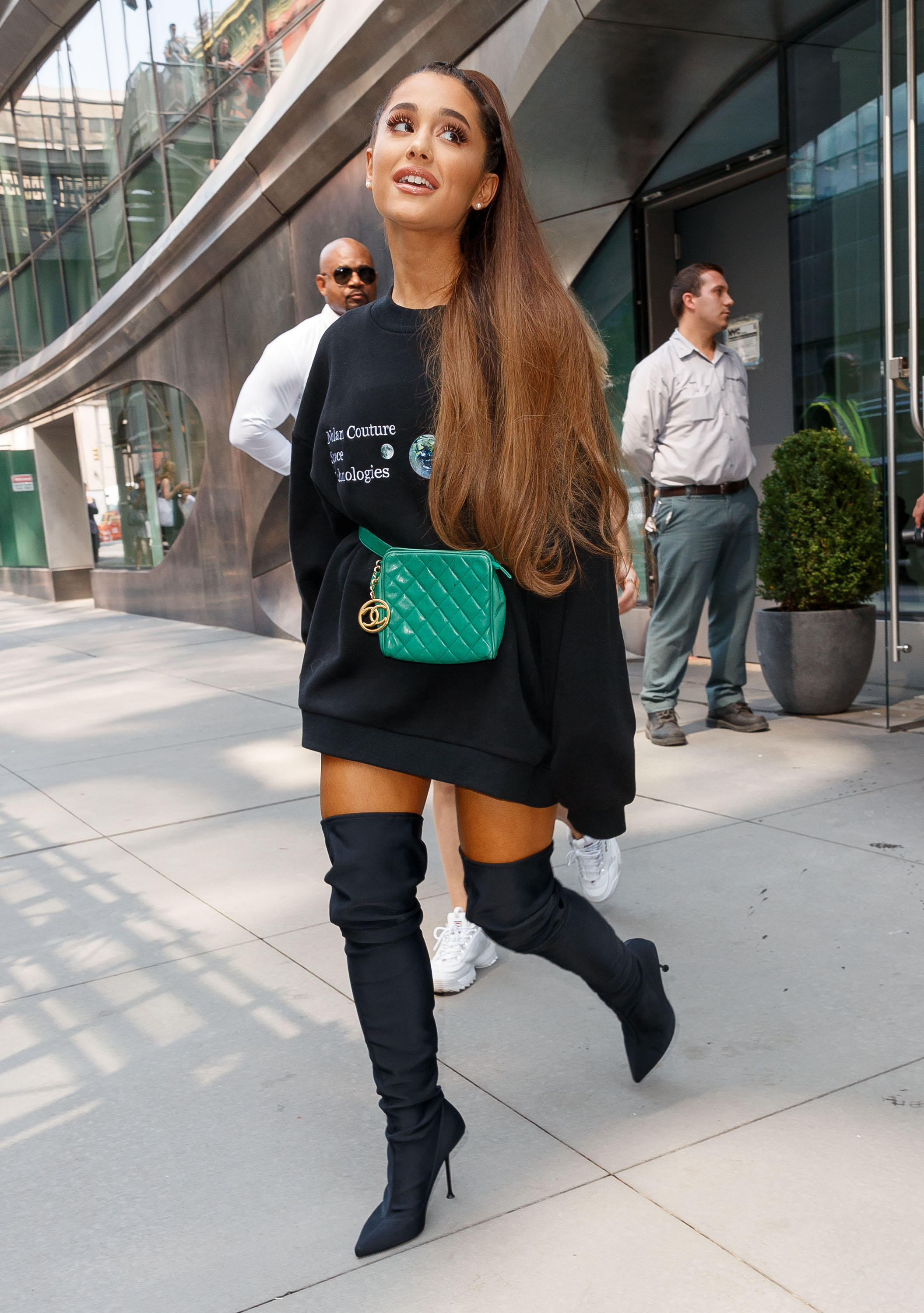 ariana-grande-moletom