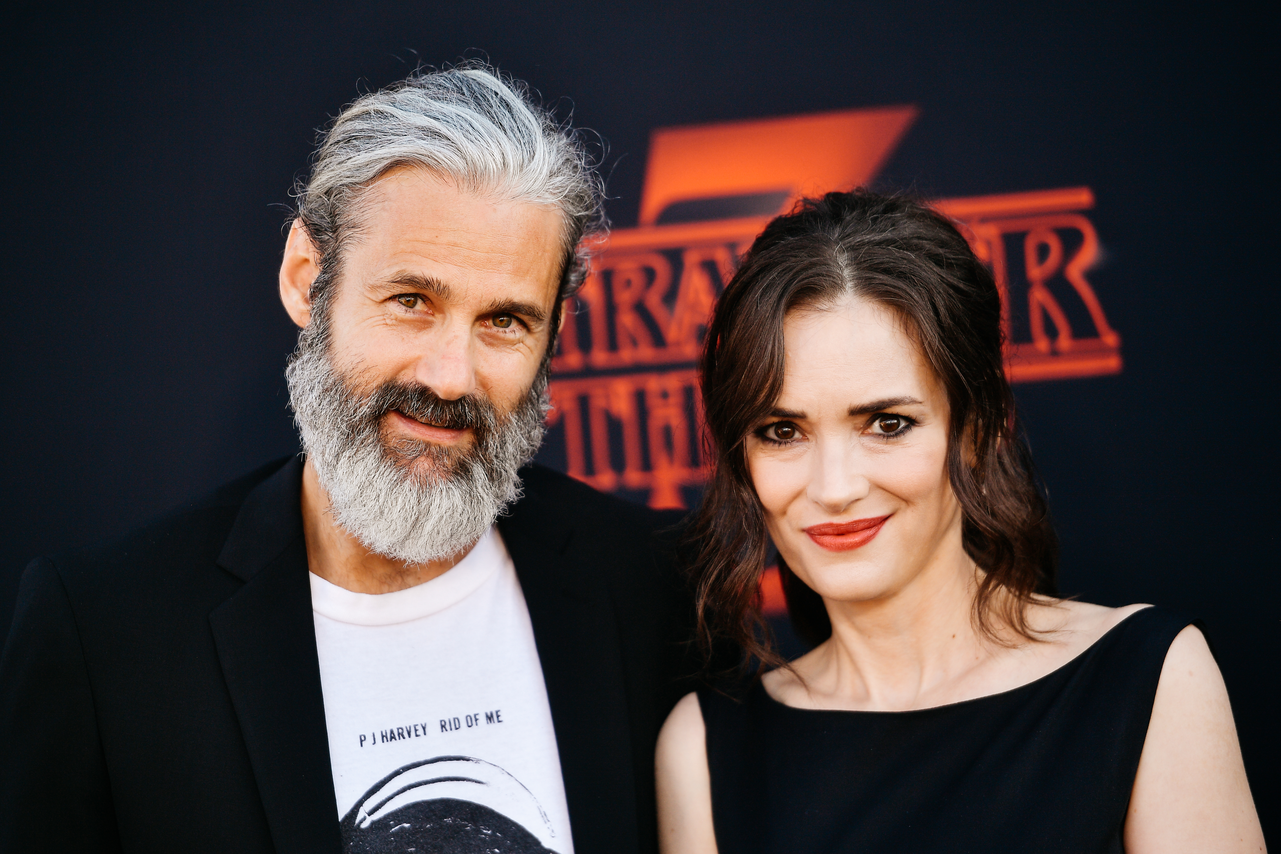 winona-ryder-stranger-things winona-ryder-stranger-things