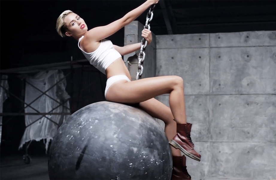 miley-cyrus-wrecking-ball
