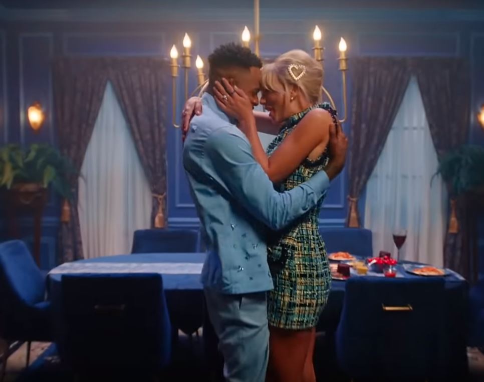 Looks da Taylor Swift no Clipe de Lover