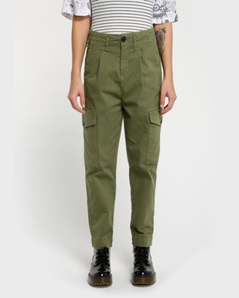 Calça cargo Riachuelo (R$ 119,90*).