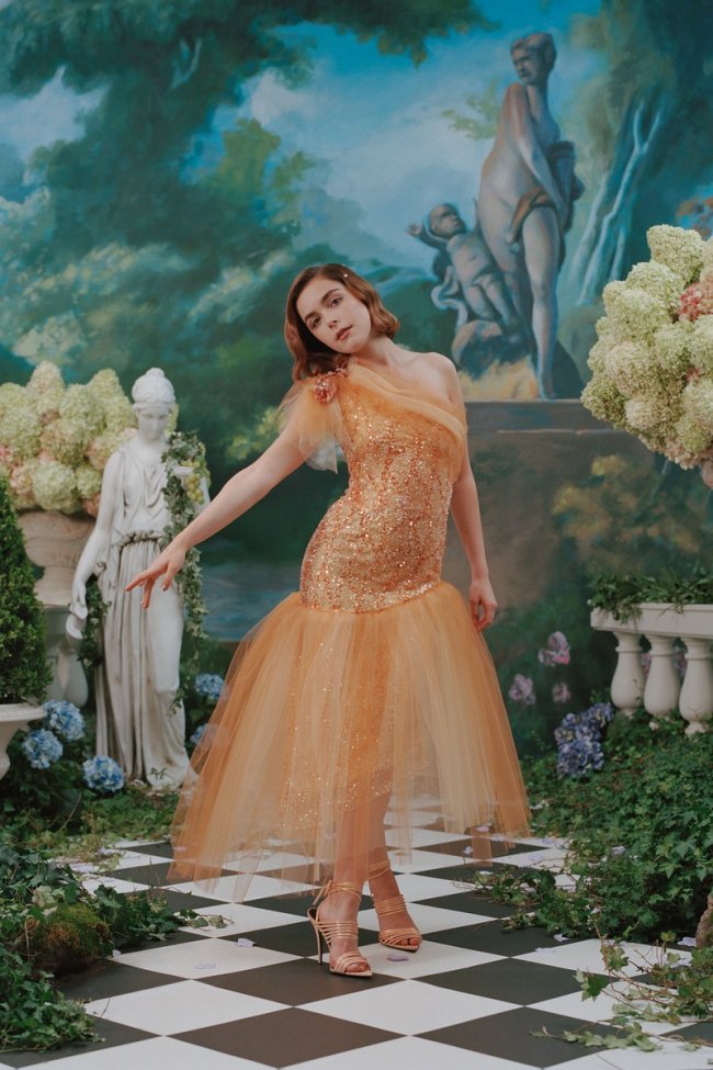 Kiernan Shipka posa para o Verão 2020 da Rodarte