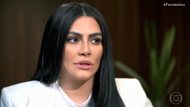 “Você está se machucando”, diz Cleo sobre compulsão alimentar