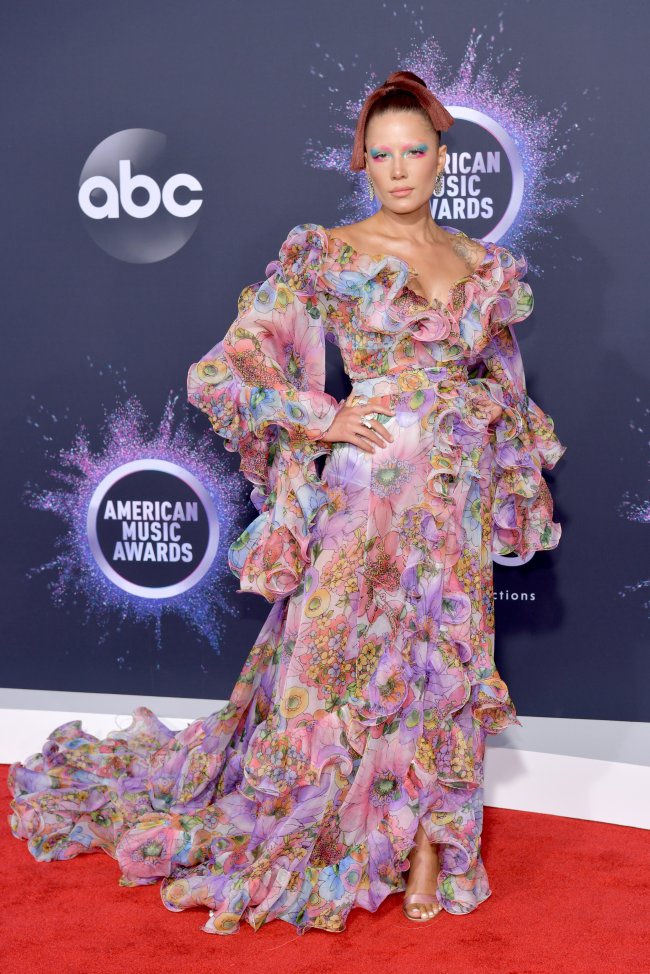 Halsey AMA 2019