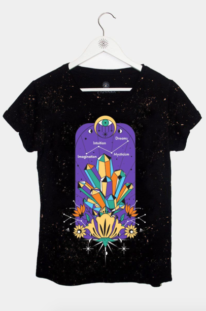 Camiseta Netuno Cristais, Ziovara, R$ 89,90* Camiseta Netuno Cristais, Ziovara, R$ 89,90*