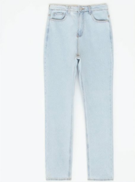 Mom jeans Renner (R$ 99,90*). Mom jeans Renner (R$ 99,90*).
