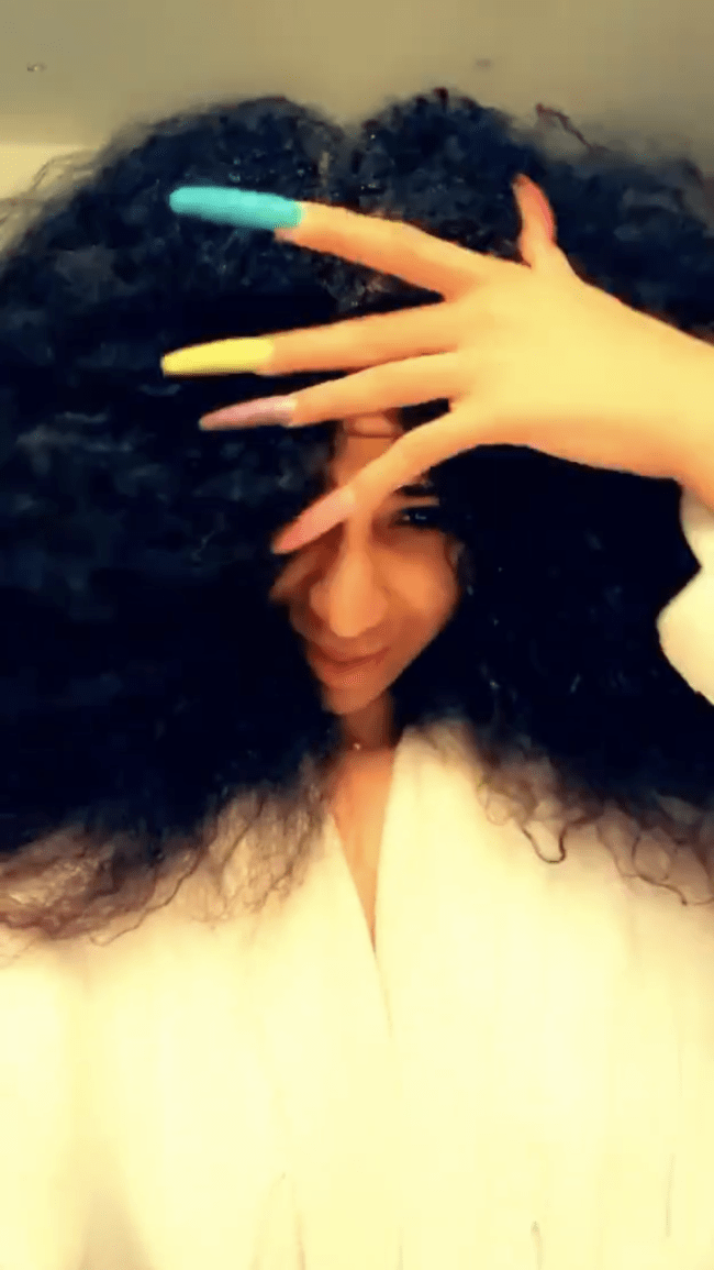 Cardi b cabelo natural