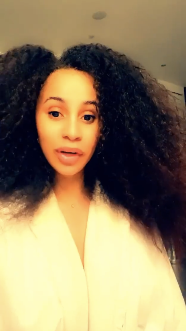 Cardi B cabelo natural3