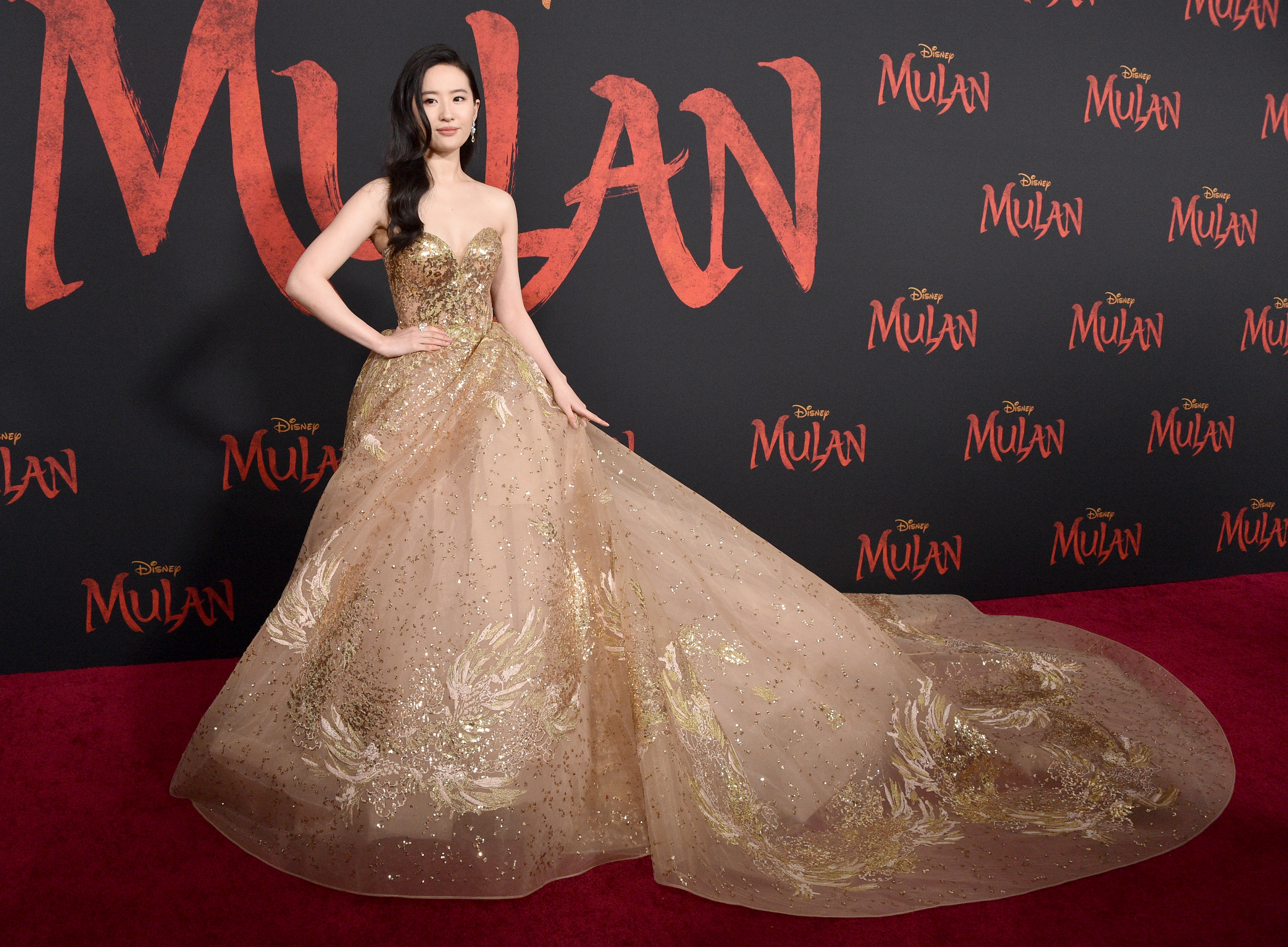liu-yifei-mulan-premiere