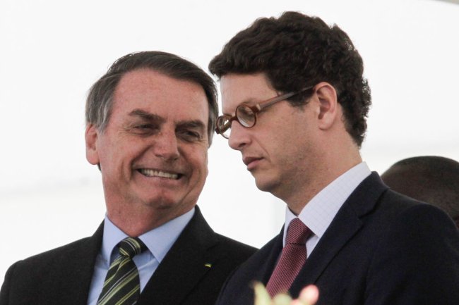 Desmentindo quatro falas do ministro Ricardo Salles sobre as queimadas
