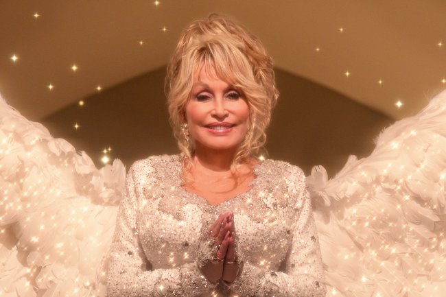 Christmas_on_the_Square_01_30_21_09R Natal com Dolly Parton