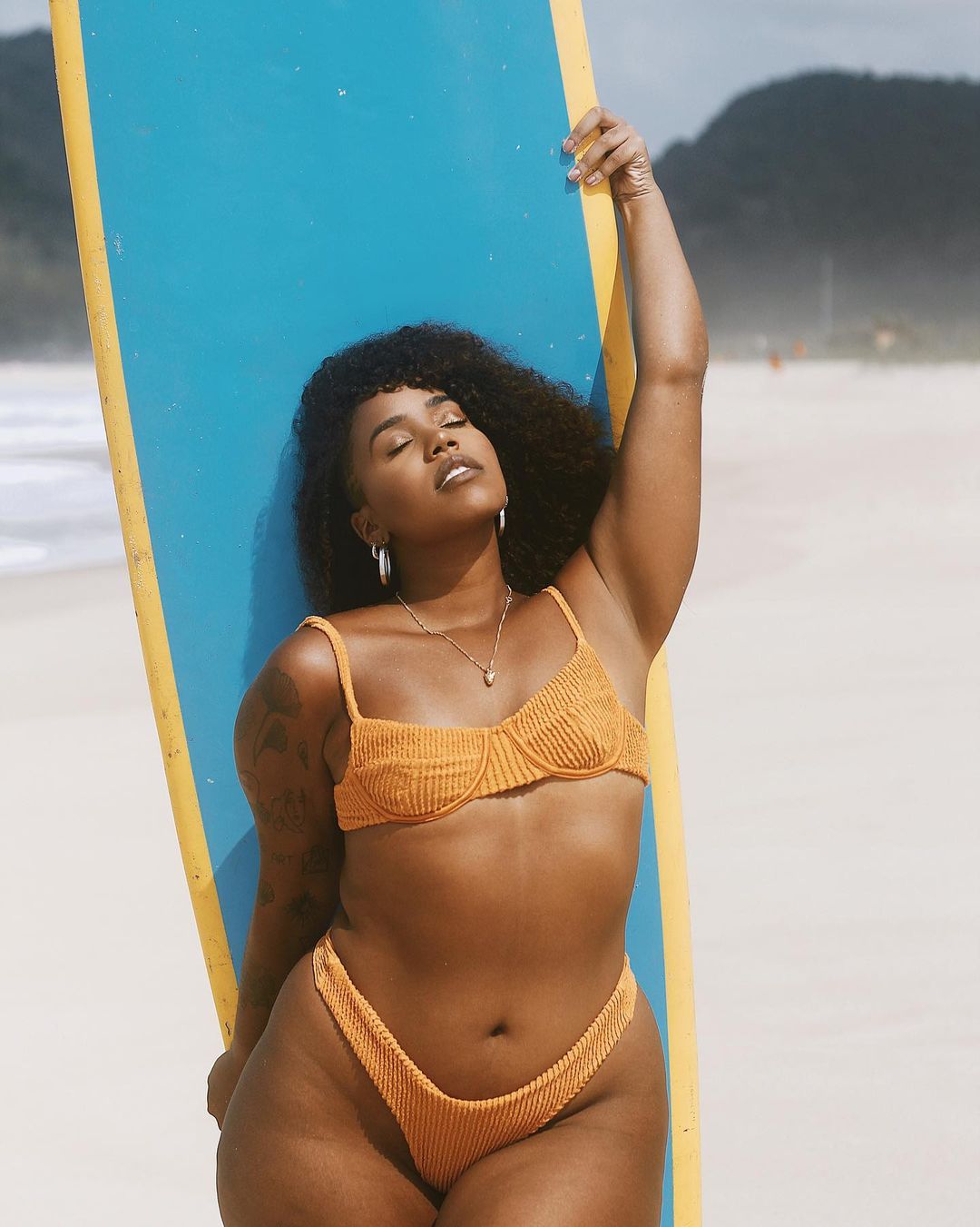 tendencia-biquini-meia-taca-verao-2021-lobomari Biquíni com top meia taça