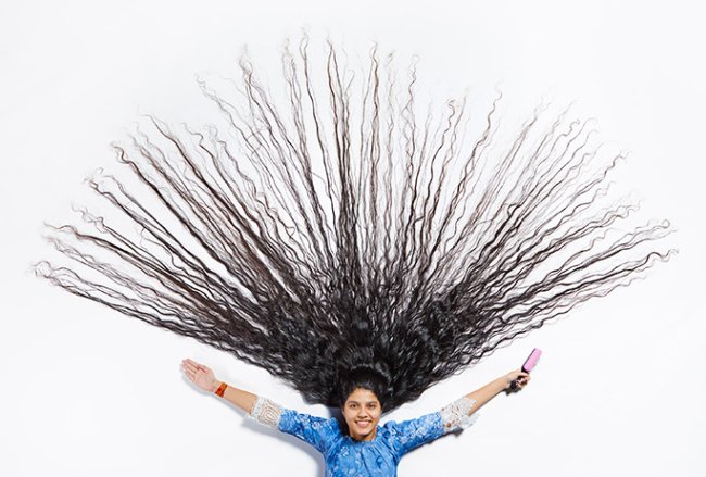Nilanshi-Patel-cabelo adolescente mais longo do mundo guinness book Nilanshi Patel, adolescente com o cabelo mais longo do mundo, mostrando os fios