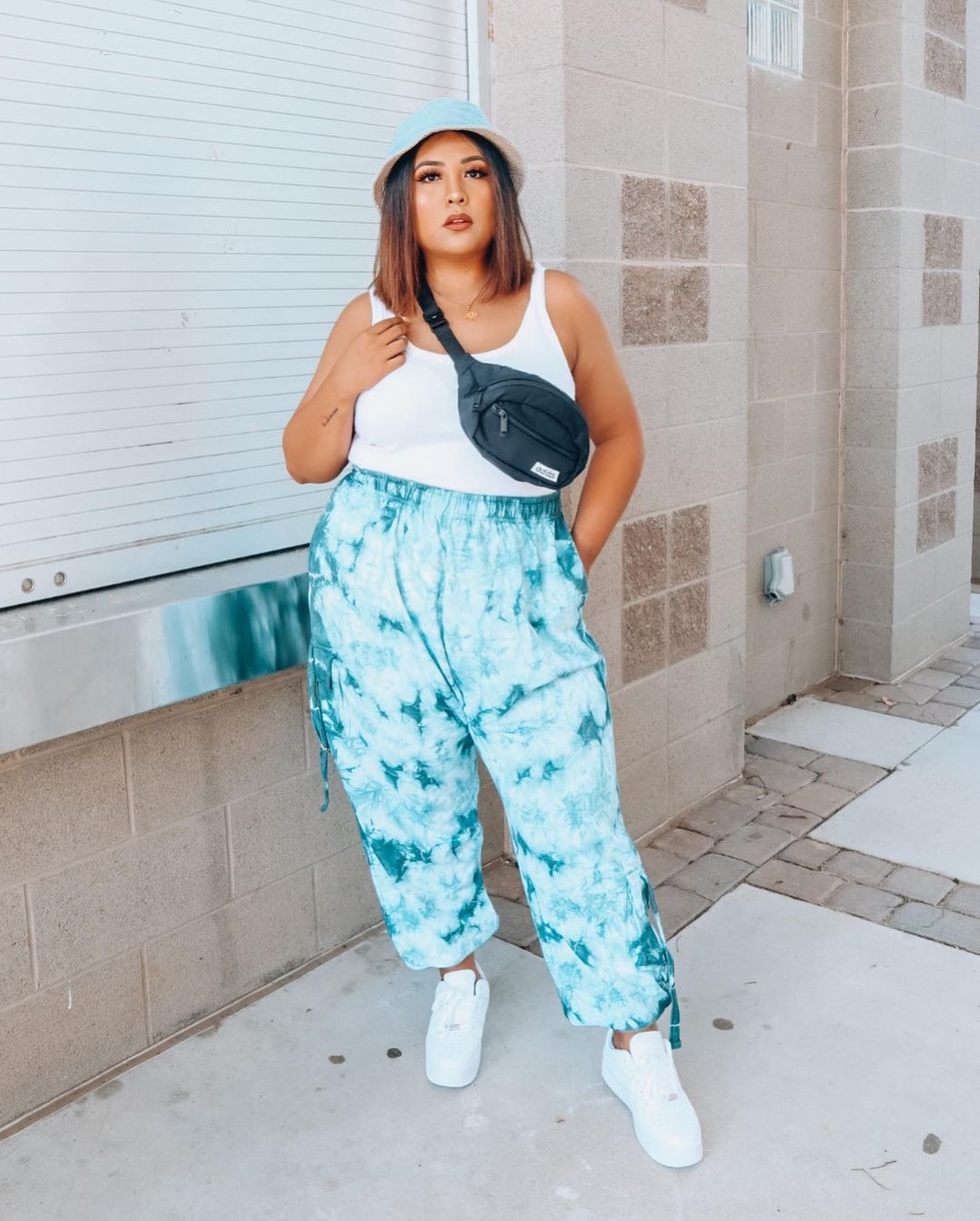 look-confortavel-bucket-hat-iapstylevault dicas para usar chapéu, bucket hat, boné e outros acessórios no look