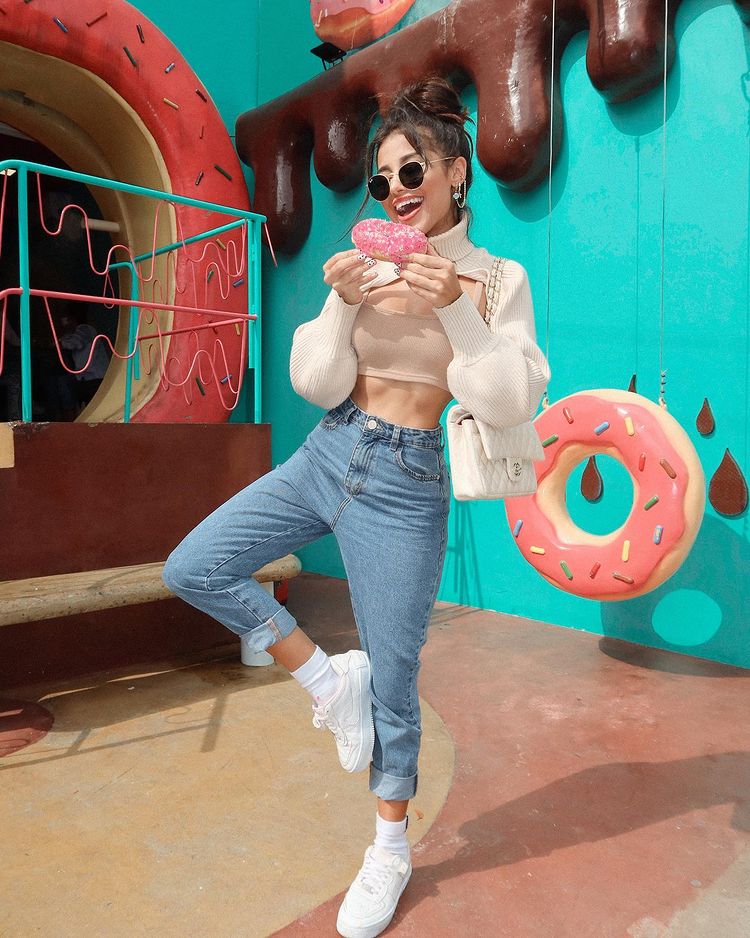 bolero-tendencia-polemica-nandacaroll Look com bolero que tem recorte polêmico