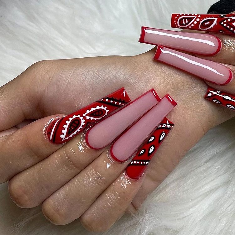 nail-art-estampa-bandana-david8valentino Nail art com estampa de bandana vermelha