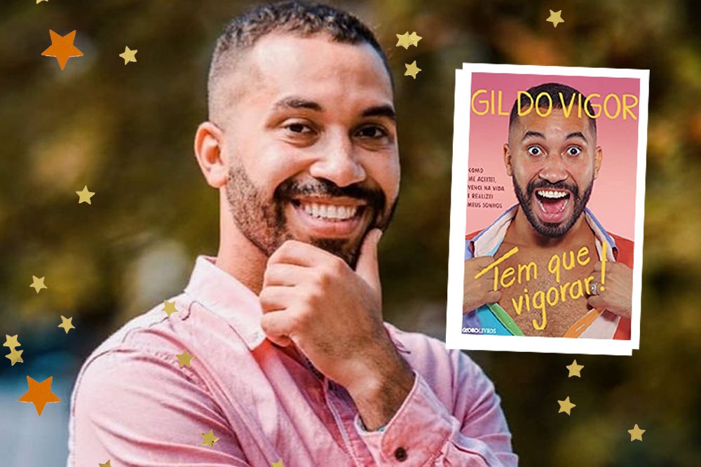 Foto de Gil com a mão no queixo, ele posa sorrindo e usa uma camisa rosa; ao lado a capa de seu livro "Tem Que Vigorar!" com estrelas amarelas e laranjas decorando a imagem