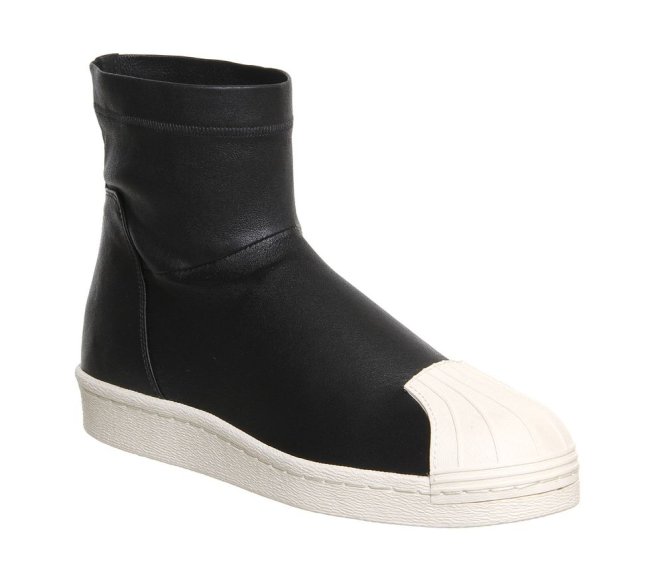 Adidas x Rick Owens Superstar Ankle Boot Foto do tênis Adidas x Rick Owens Superstar Ankle Boot em um fundo branco.