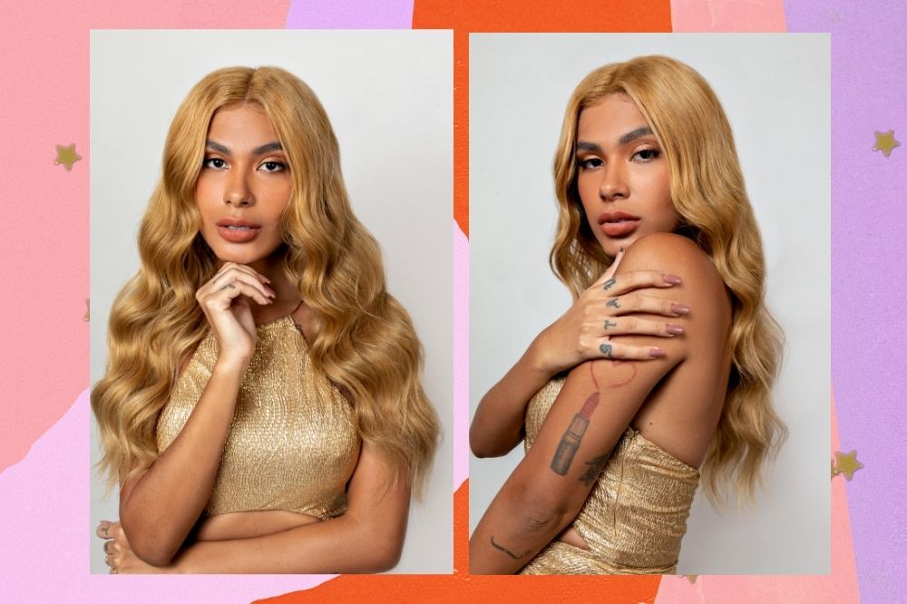 Pocah Loira Montagem com fundo rosa, laranja, lilás com duas fotos da cantora Pocah com seu cabelo loiro e usando roupa dourada.