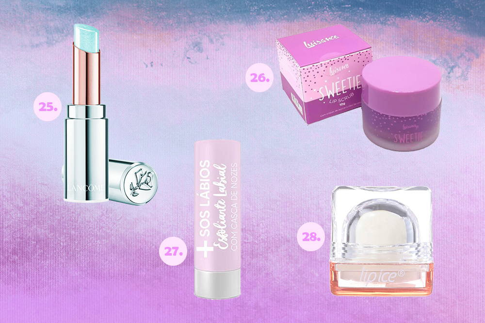 esfoliante-hidratante-labial-06 Montagem com cinco opções de esfoliantes e hidratantes labiais. O fundo é em degradê com tons de lilás, roxo e azul.