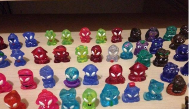 geloucos A imagem mostra vários geloucos, brinquedos de plástico