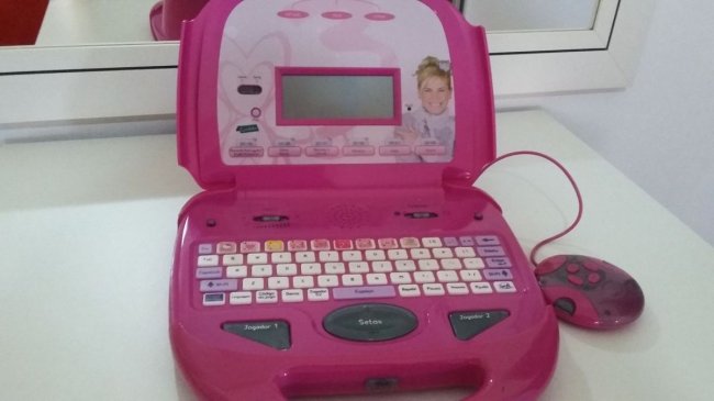laptopxuxa Imagem mostrando o laptop rosa da Xuxa