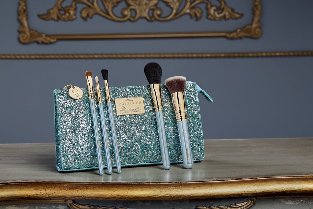 colecao-maquiagem-cinderela-sigma-beauty-04 Pincéis e nécessaire azul brilhante da coleção de maquiagem inspirada na Cinderela da Sigma Beauty