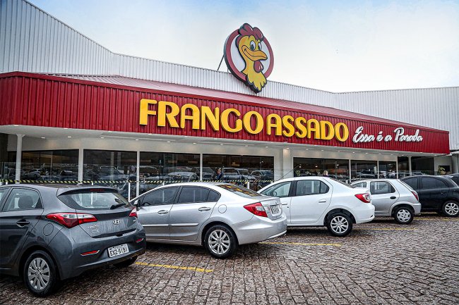 23 provas de que pão é uma das coisas mais maravilhosas que existem Foto da fachada do restaurante Frango Assado