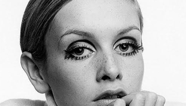 Sobrancelhas Twiggy anos 60