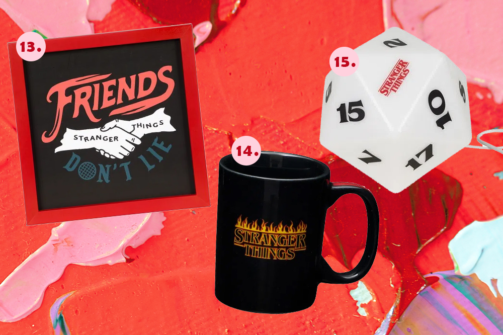 colecao-stranger-things-tokstok Três produtos da Tok&Stok na temática Stranger Things em montagem de fundo vermelho. Tem um quadro, uma caneca e uma luminária.