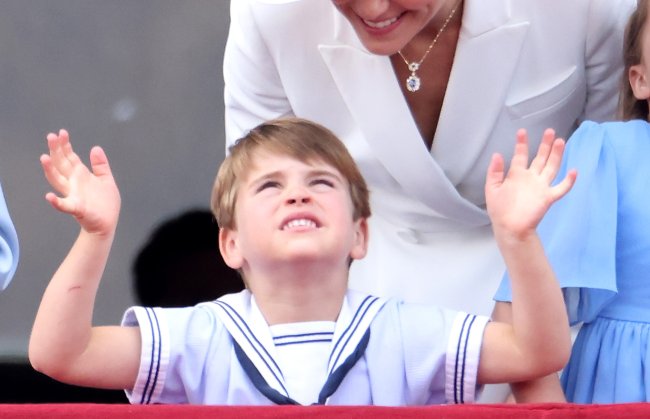 Príncipe Louis durante o Jubilee de Prata da Rainha Elizabeth