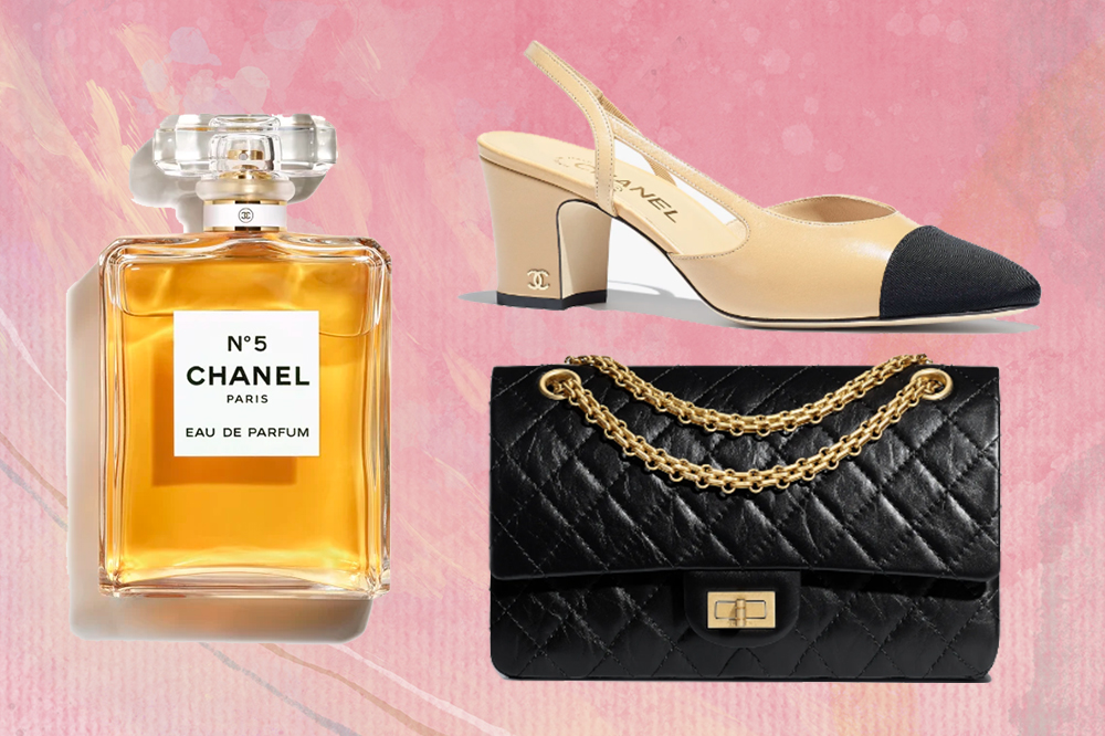 criações-coco-chanel-perfume-sapato-bolsa Criações icônicas de Coco Chanel: Perfume N°5, sapato bicolor e Bolsa 2.55 em fundo rosa