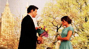 flores de presente gif cena glee, finn dando um buquê de flores para rachel