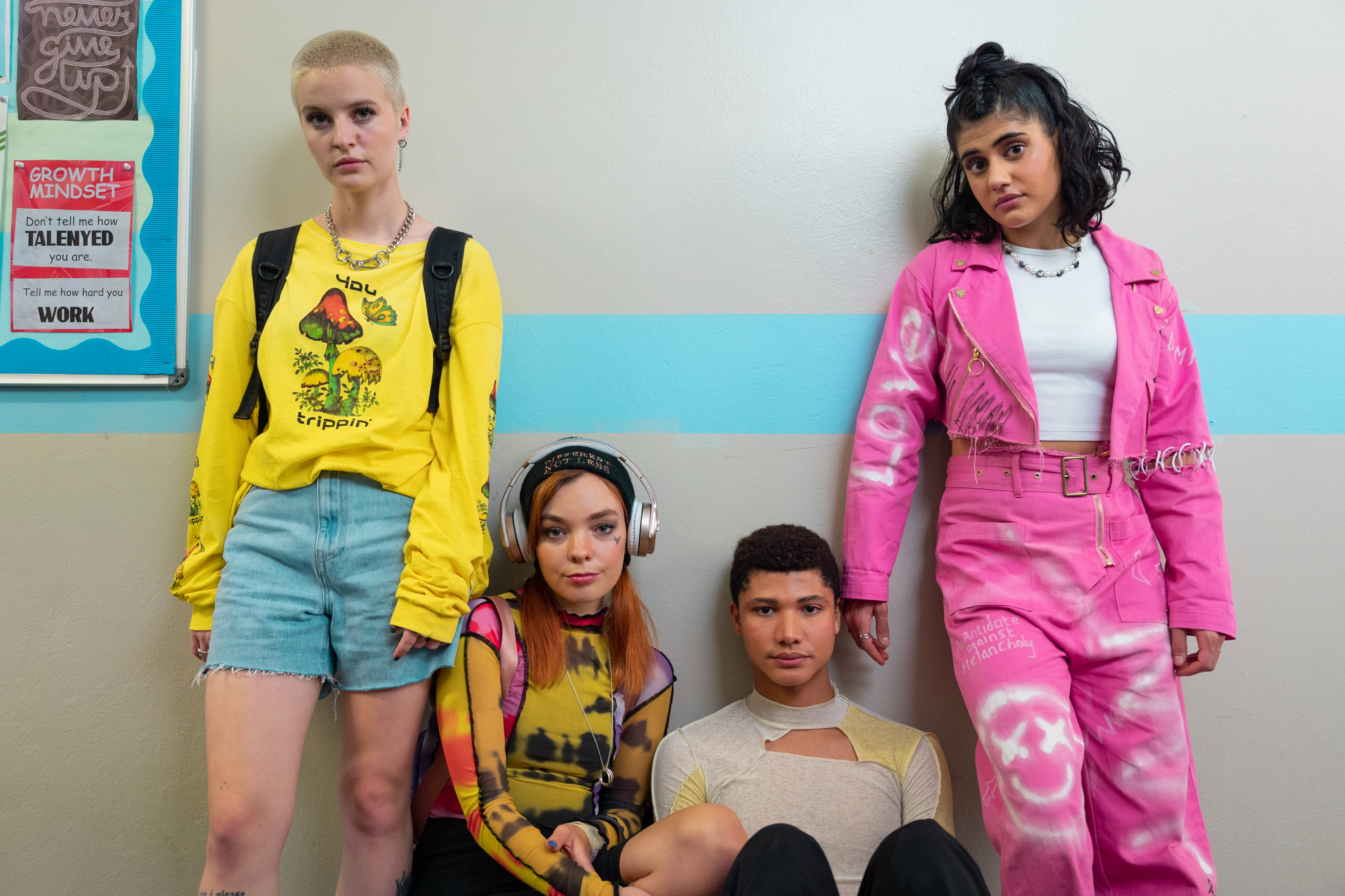 Harper (Asher Yasbincek), Quinni (Chloé Hayden), Darren (James Majoos) e Amerie (Ayesha Madon) na série Heartbreak High