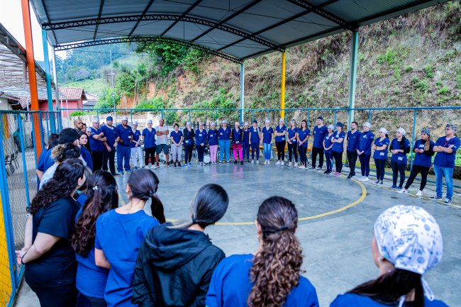 Ação voluntária da Por1Sorriso em Marmelópolis, Minas Gerais Ação voluntária da Por1Sorriso em Marmelópolis, Minas Gerais