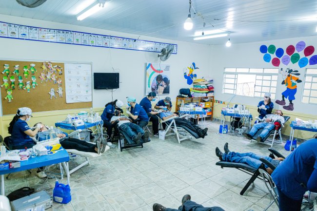 Ação voluntária da Por1Sorriso em Marmelópolis, Minas Gerais Ação voluntária da Por1Sorriso em Marmelópolis, Minas Gerais