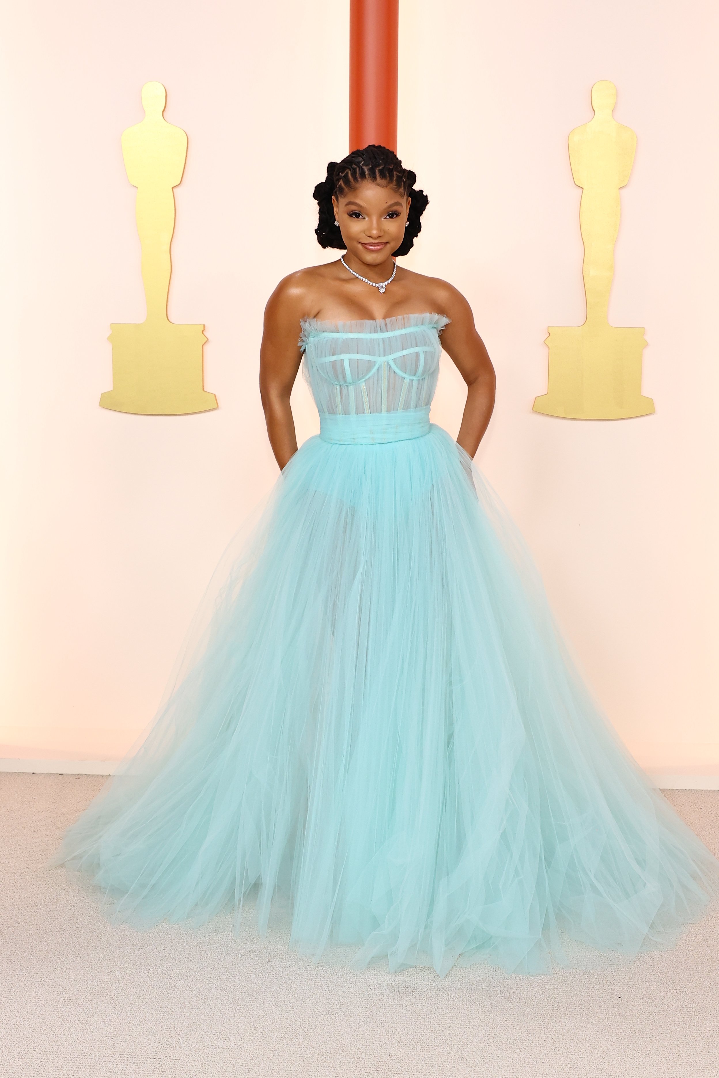 Halle Bailey no tapete vermelho do Oscar 2023