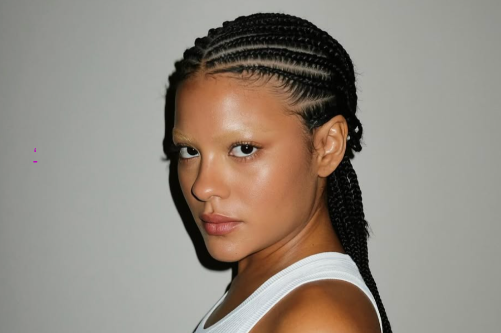 bella campos sobrancelha descolorida