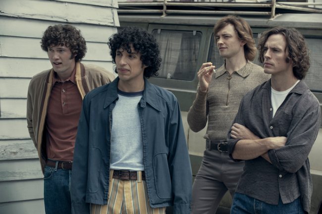 looks-com-cinto-daisy-jones-and-the-six.jpg Looks com cinto em Daisy Jones and The Six