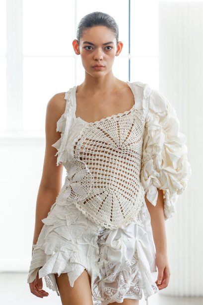 Estilista Gabrielle Pilotto apresenta coleção 'Suture' Estilista Gabrielle Pilotto apresenta coleção 'Suture'