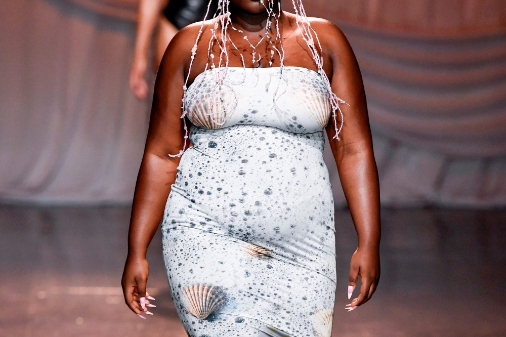 Desfile da coleção de primavera-verão 2024 da Di Petsa na semana de moda de Londres