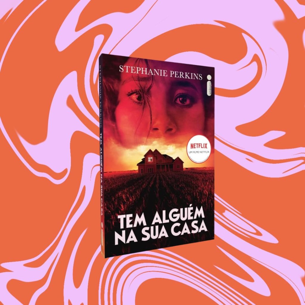 Capa do livro Tem Alguém Na Sua Casa. Fundo vermelho e rosa.